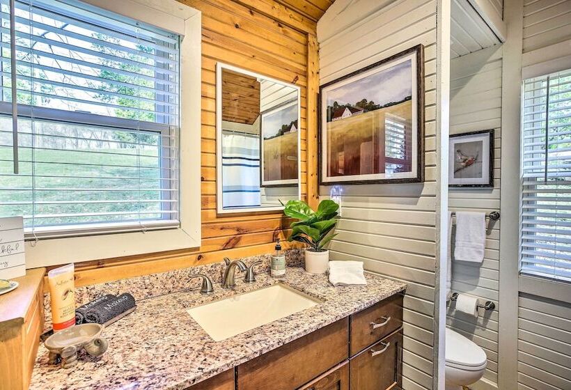 Sunny Hill Cottage Dry Ridge Escape W/ Deck!
