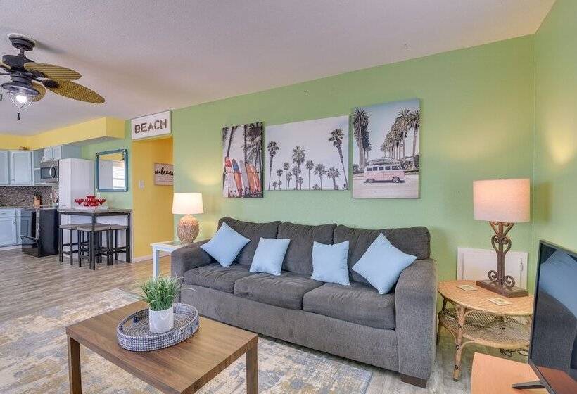 Walk To Gulf: Surfside Beach Home W/ Deck