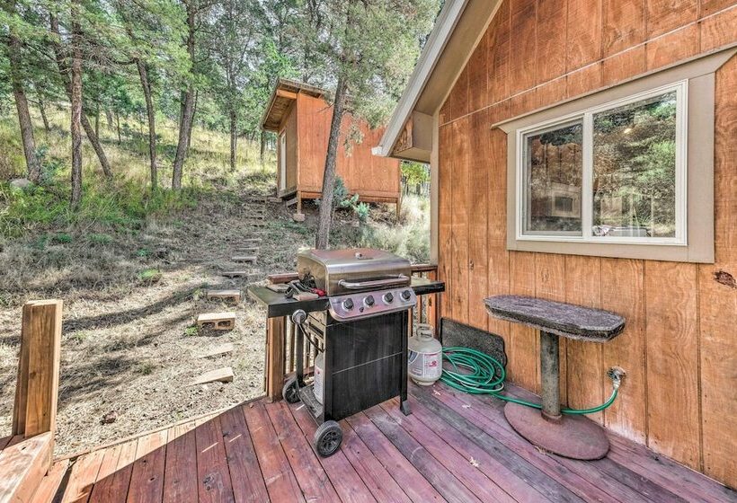 Tall Pines Treehouse W/ Deck & Hot Tub!