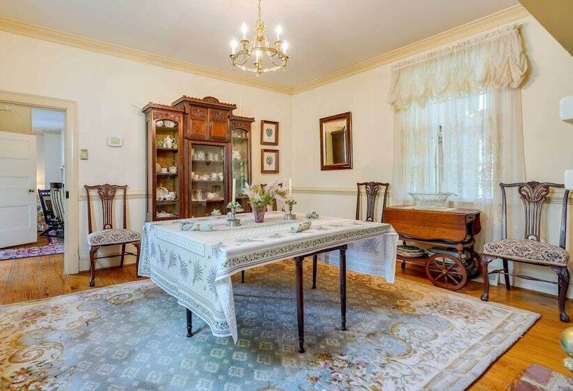 Terre Haute Manor Farmhouse W/ Gardens & Deck!