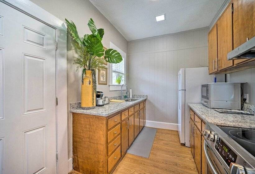 Texarkana Pet Friendly Pad W/ Fenced Backyard