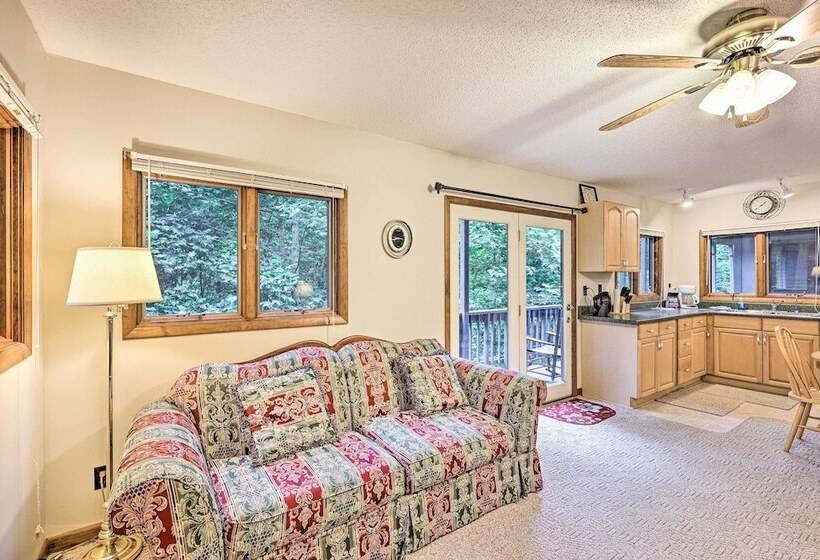 The Chalet Retreat Cabin Across From Creek!