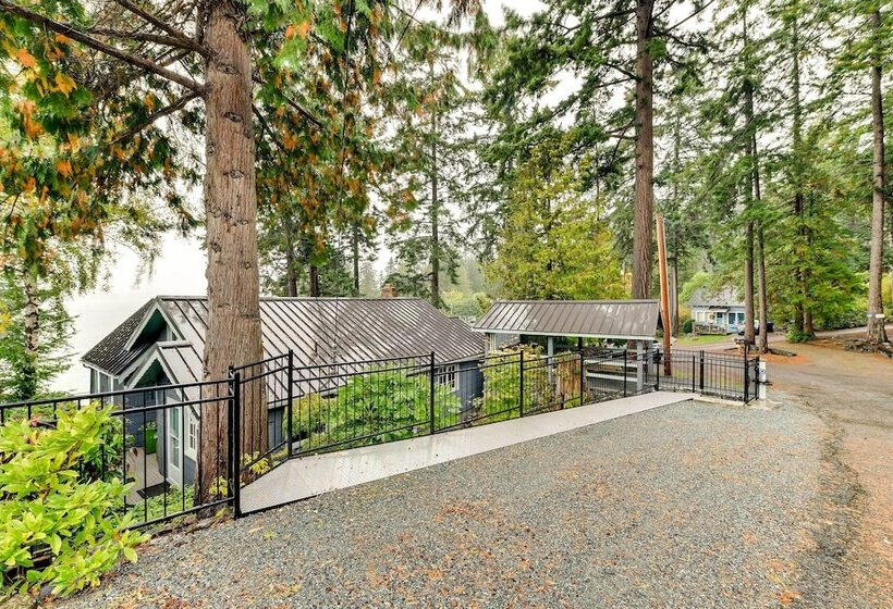 The Nest  Gorgeous Waterfront La Conner Getaway!