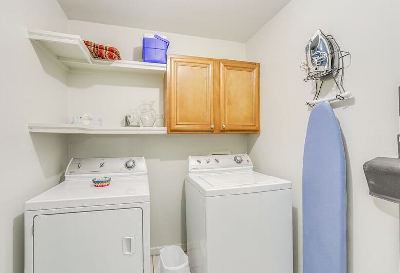 The Palm  Bay St. Louis Home   Walk To Beach!