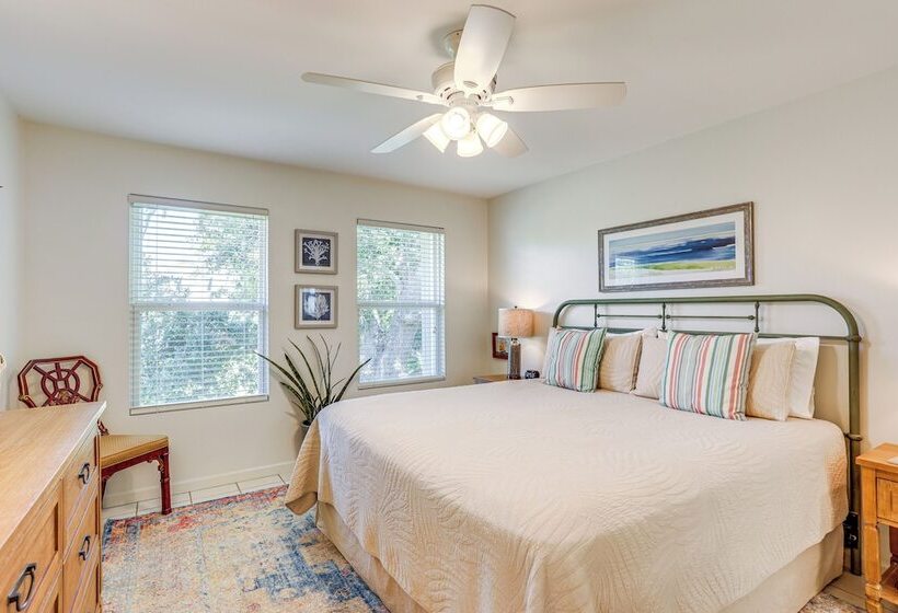 The Palm  Bay St. Louis Home   Walk To Beach!