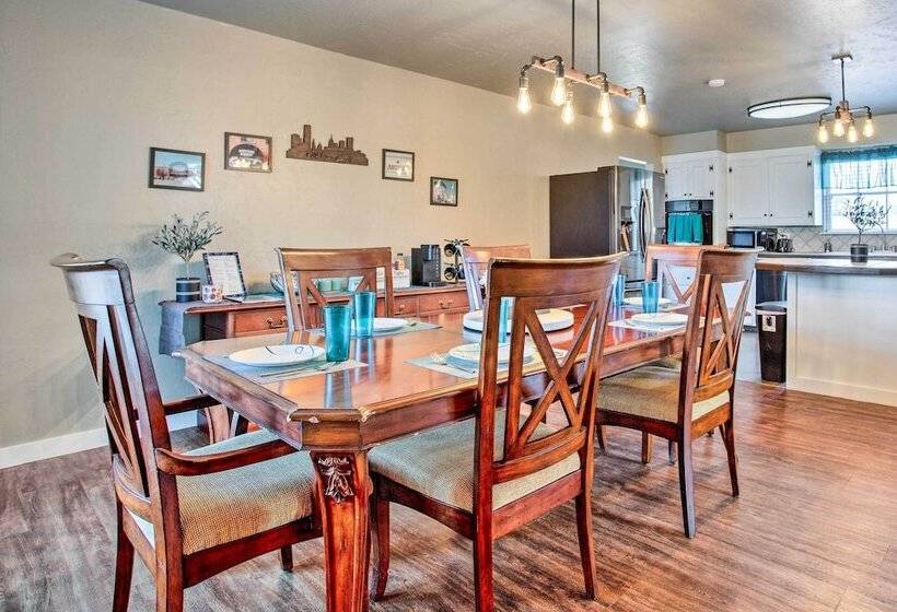 The Village Home W/ Pool, 12 Mi To Okc!