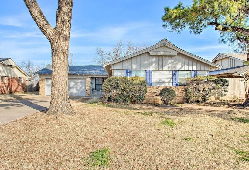 The Village Home W/ Pool, 12 Mi To Okc!