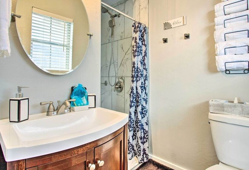The Village Home W/ Pool, 12 Mi To Okc!