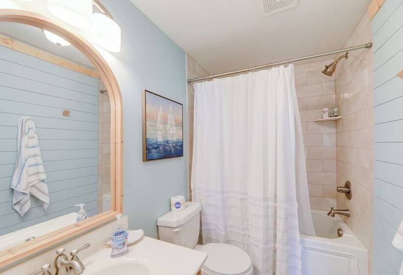 The Willowberry House  With Deck & Grill!