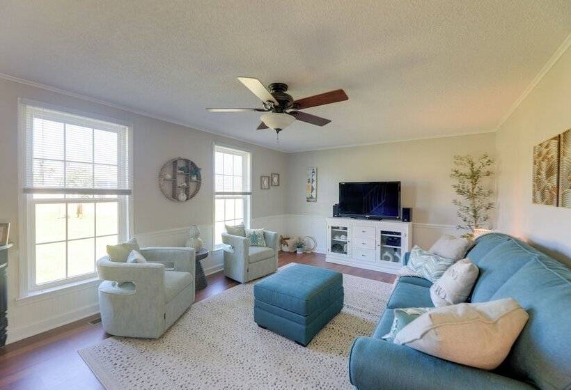 The Willowberry House  With Deck & Grill!