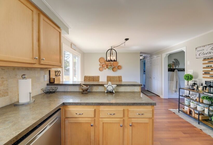 The Willowberry House  With Deck & Grill!