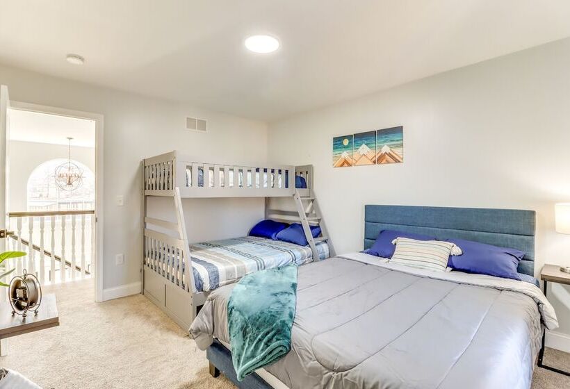 Hot Tub & Fire Pit: Family Home In Tobyhanna