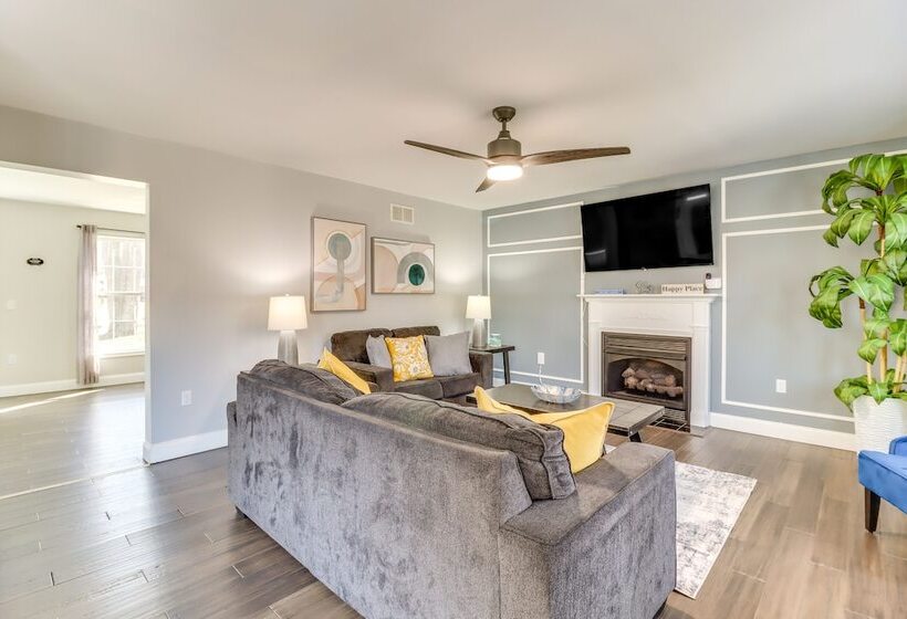 Hot Tub & Fire Pit: Family Home In Tobyhanna