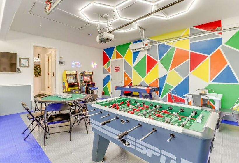 Hot Tub & Fire Pit: Family Home In Tobyhanna