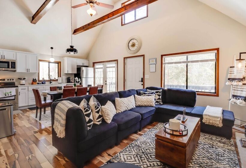 Tobyhanna Vacation Home W/ Community Pool Access