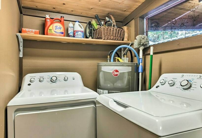 Tranquil Sylva Retreat W/ Bbq Grill & Deck