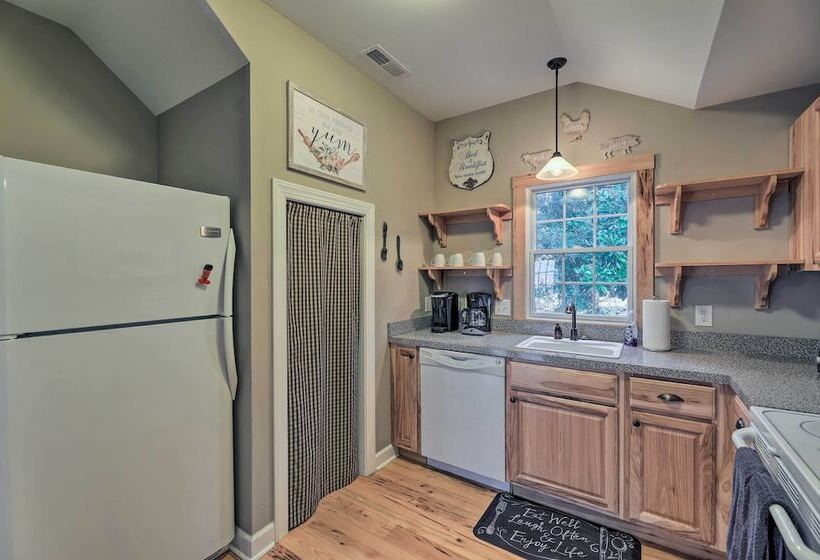 Pristine Cottage W/ Access To The Trent River