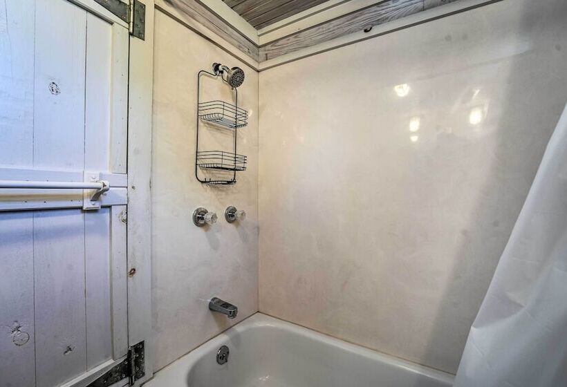 Unique Loft Cabin: Fire Pit & Fishing Access!