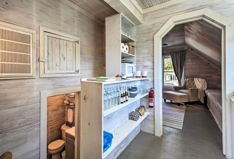 Unique Loft Cabin: Fire Pit & Fishing Access!