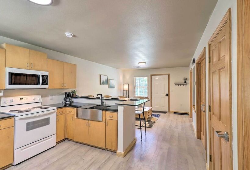 Unit < 11 Mi To Alma Performing Arts Center!