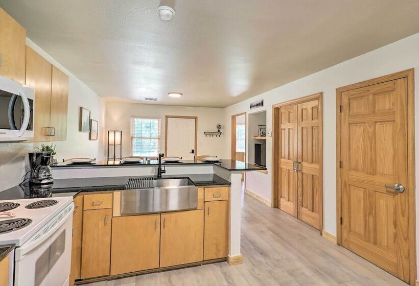 Unit < 11 Mi To Alma Performing Arts Center!