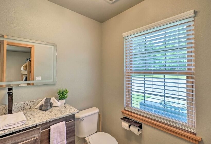 Unit < 11 Mi To Alma Performing Arts Center!