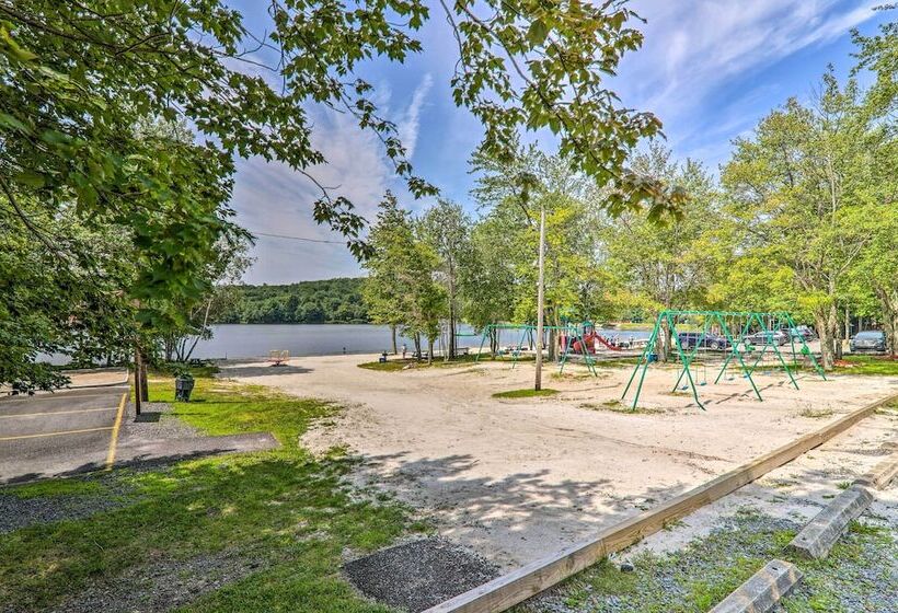 Fire Pit & Community Perks: Blakeslee Cottage!