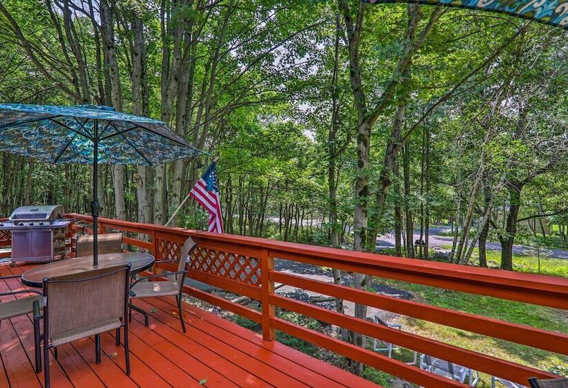 Fire Pit & Community Perks: Blakeslee Cottage!