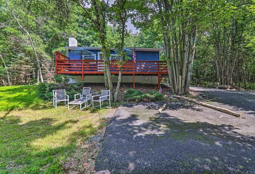 Fire Pit & Community Perks: Blakeslee Cottage!