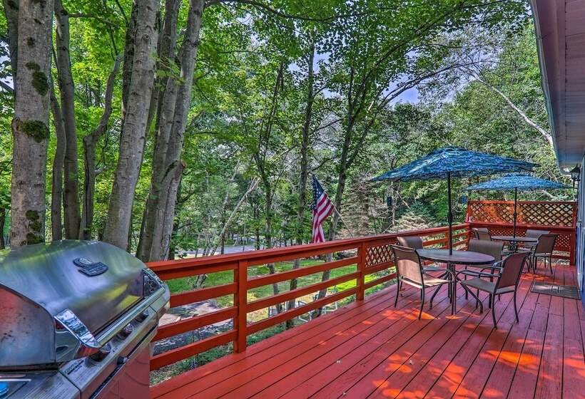 Fire Pit & Community Perks: Blakeslee Cottage!