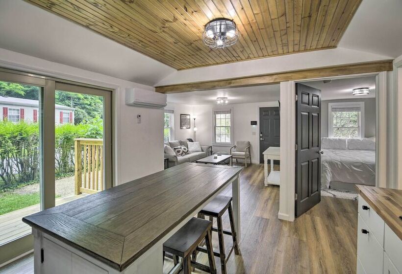 Updated Bristol Retreat ~ 2 Miles To Downtown!