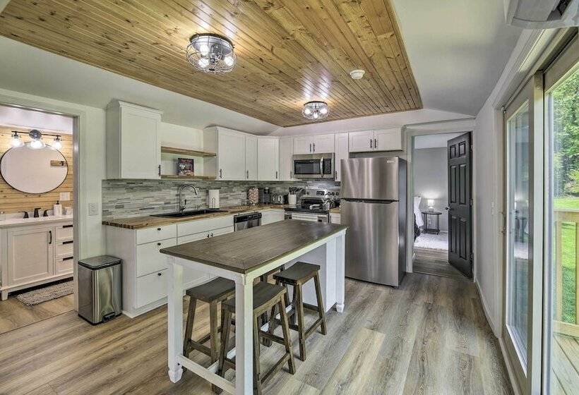 Updated Bristol Retreat ~ 2 Miles To Downtown!