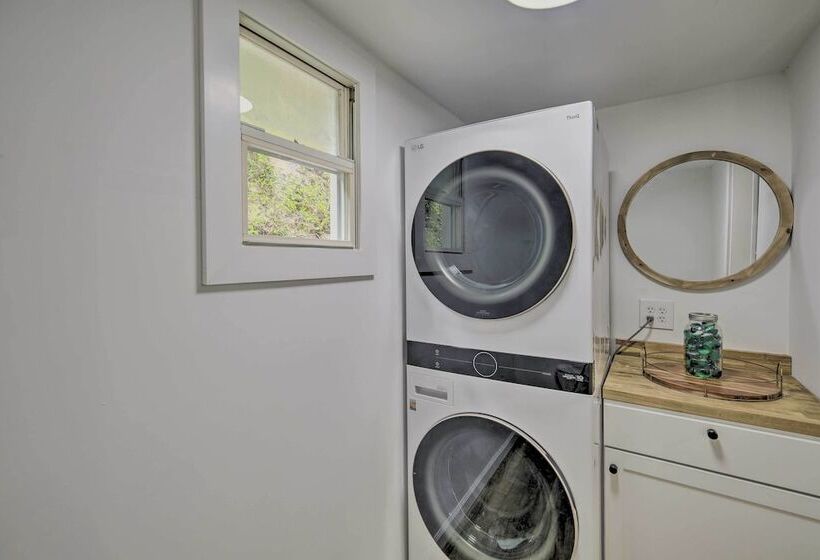 Updated Bristol Retreat ~ 2 Miles To Downtown!