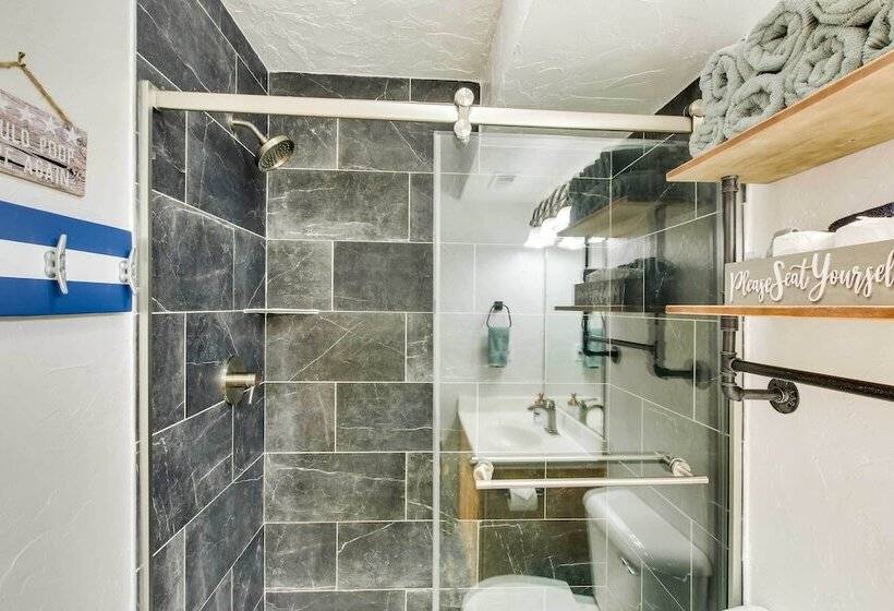 Updated Cabin W/ Views ~ 1 Mi To Bear Lake!