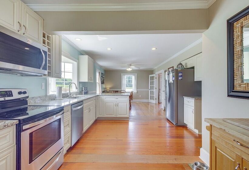 Updated Cape Charles Home ~ 2 Mi To Beachfront!