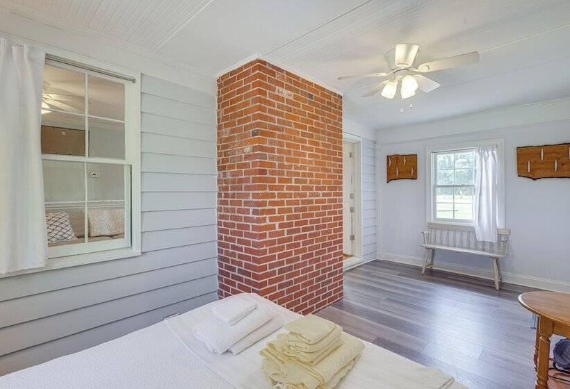 Updated Cape Charles Home ~ 2 Mi To Beachfront!