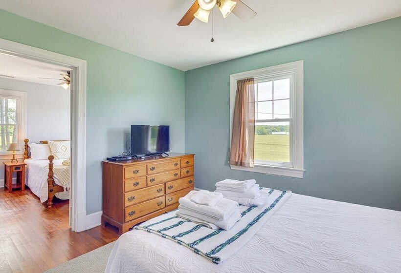 Updated Cape Charles Home ~ 2 Mi To Beachfront!