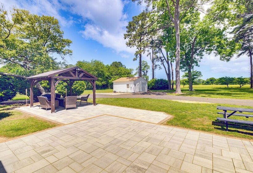 Updated Cape Charles Home ~ 2 Mi To Beachfront!