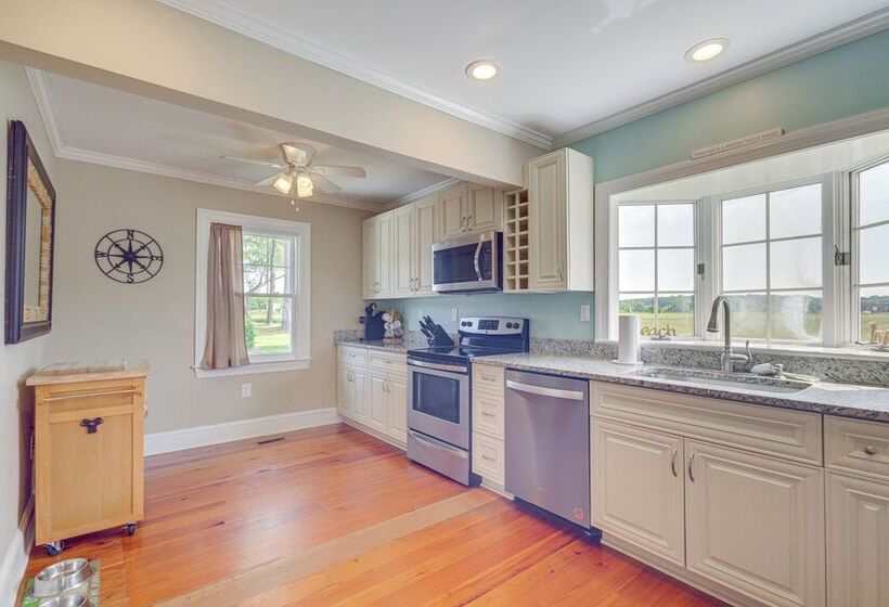 Updated Cape Charles Home ~ 2 Mi To Beachfront!