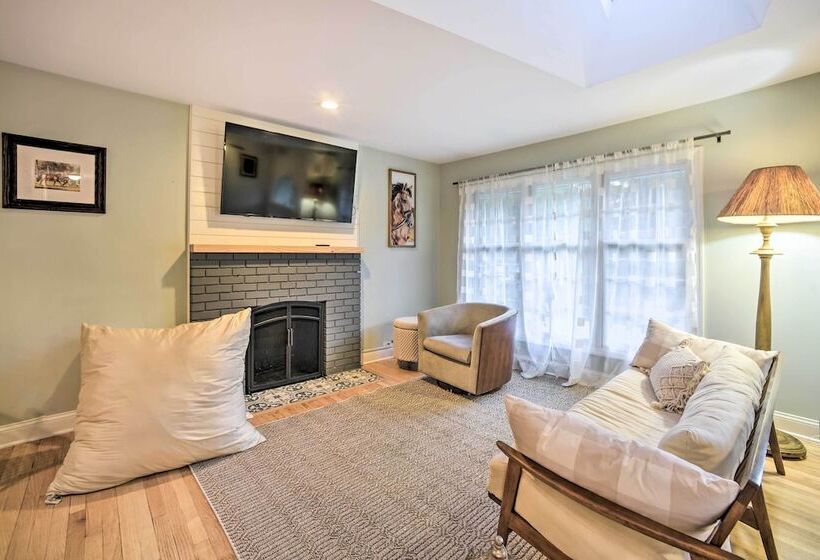 Updated Home W/ Pool + Deck ~ 2 Mi To Dtwn!