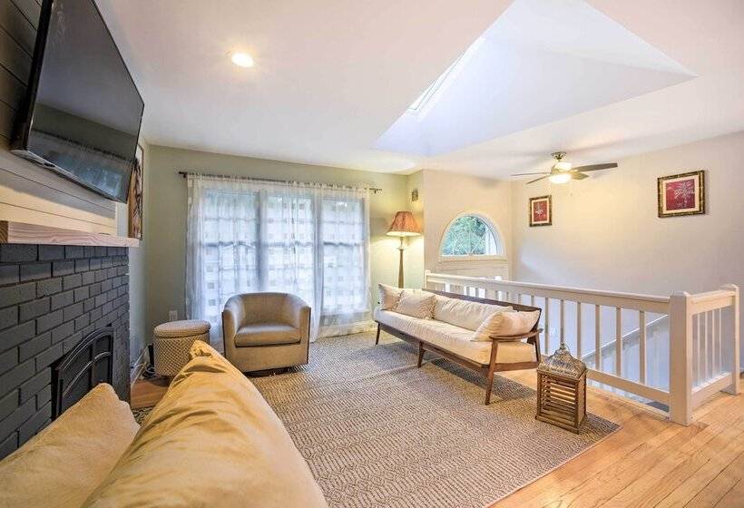 Updated Home W/ Pool + Deck ~ 2 Mi To Dtwn!