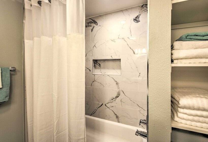 6 Mi To Nat L Park: Pet Friendly Hot Springs Home