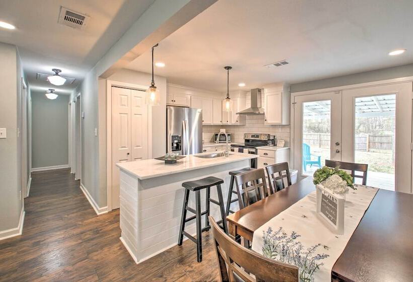 6 Mi To Nat L Park: Pet Friendly Hot Springs Home