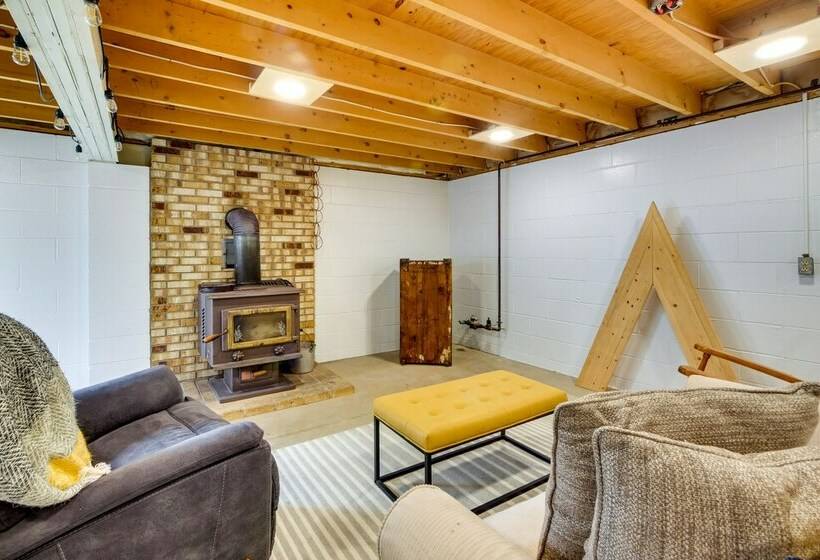 Updated Ohio Amish Country Vacation Rental!