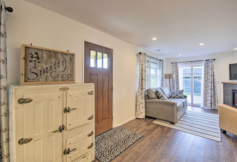 Updated Port Orchard Home, Walk To Waterfront