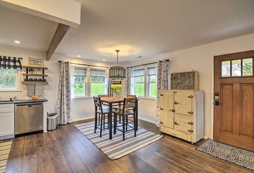 Updated Port Orchard Home, Walk To Waterfront