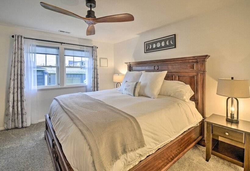 Updated Port Orchard Home, Walk To Waterfront