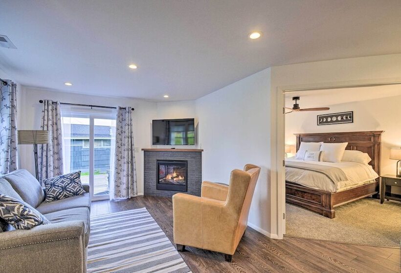 Updated Port Orchard Home, Walk To Waterfront