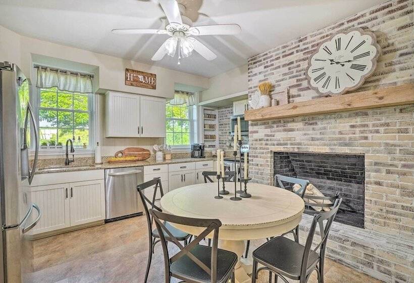 Upscale Country Home W/ Fire Pit In Taneytown!