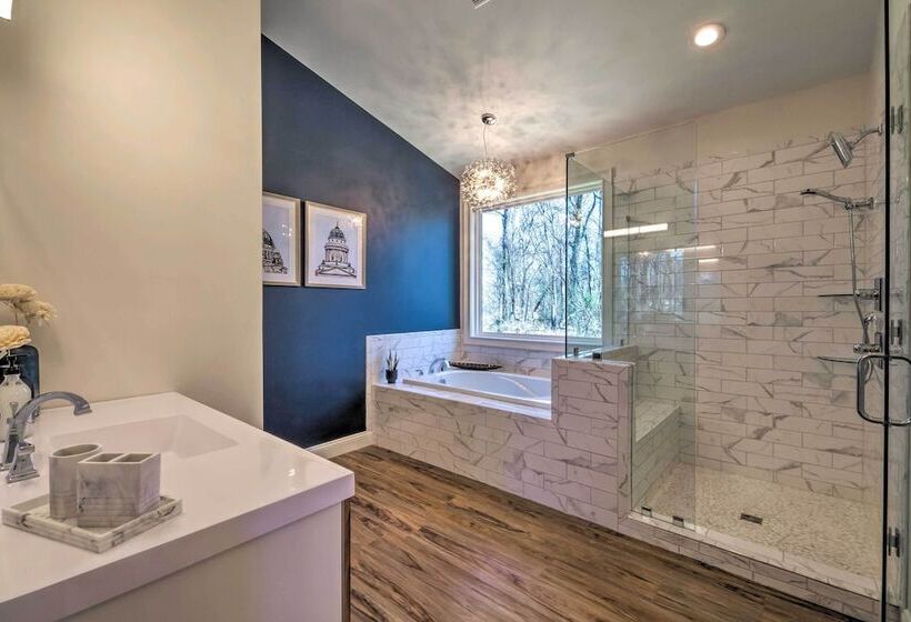 Upscale & Quiet Paducah Retreat On 15 Acres!